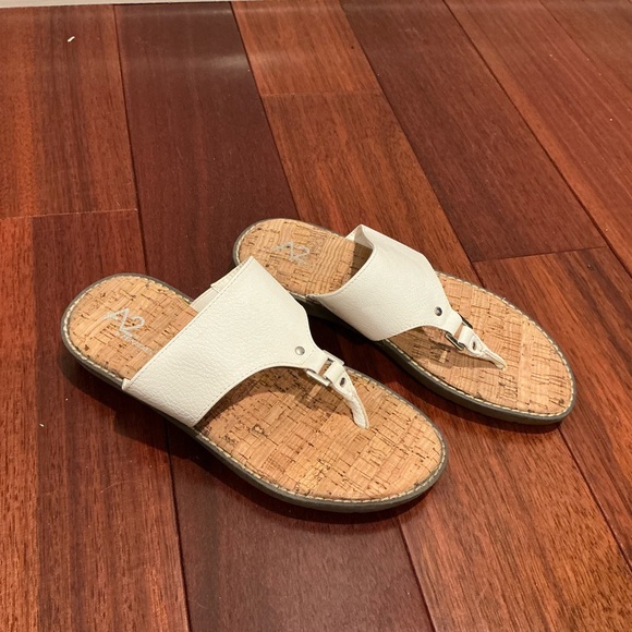 A2 By Aerosoles White Slide Sandals - Picture 1 of 3